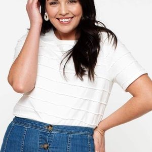 NWT Scallop Detail Tee